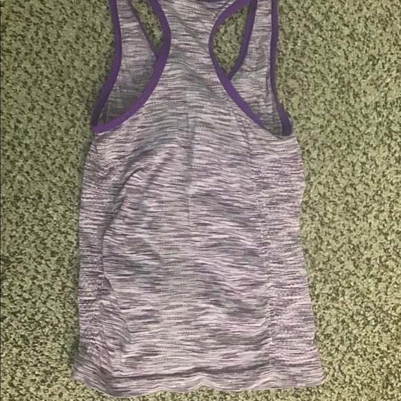 Form fitting workout tank top - Picture 2 of 2